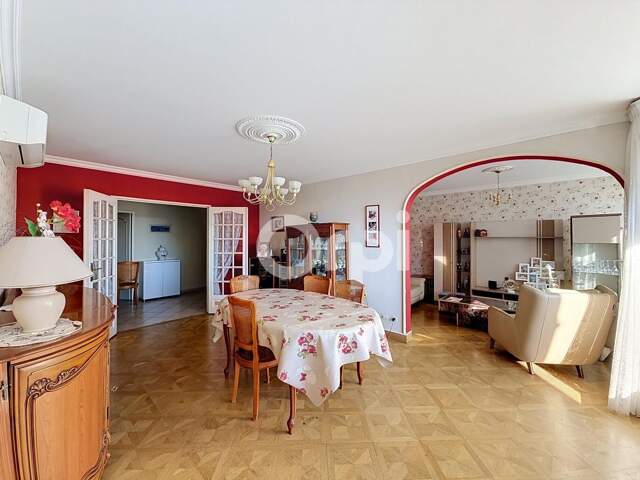 Appartement familiale de 98m2 avec garage et balcon | Coeur Gratte-Ciel — photo du bien