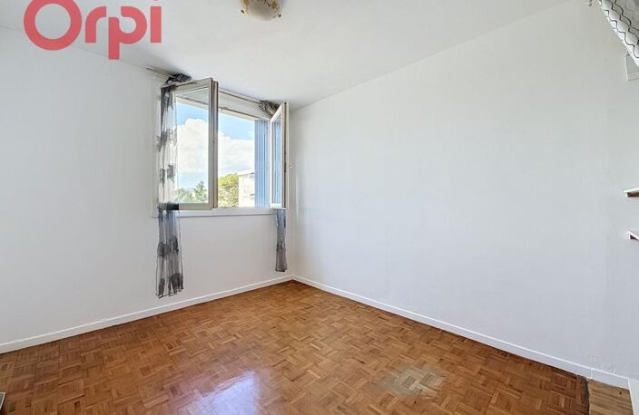 Appartement À Vendre 3 pièces La Seyne/mer - ascenseur - parking - DPE C — photo 5