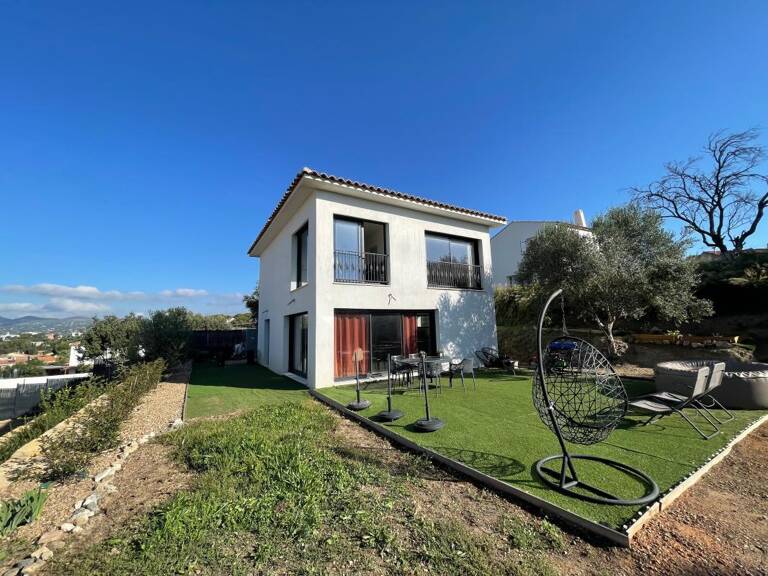 A VENDRE LA SEYNE SUR MER 83500 LIMITE SIX-FOURS  VILLA RECENTE 2 CHAMBRES JARIN VUE DEGAGEE — photo 1