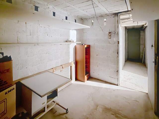 Cave à Vendre — photo du bien