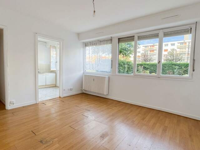 Appartement À Vendre — photo du bien