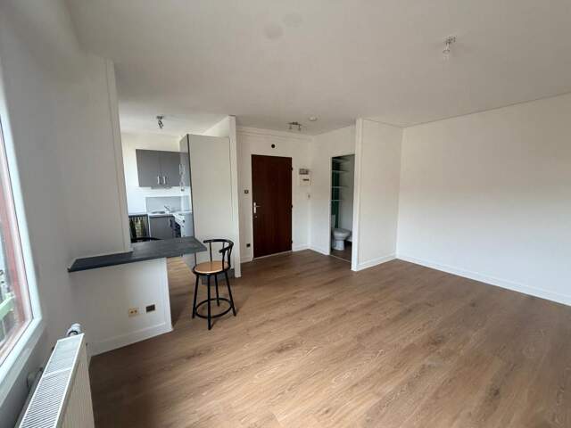 Appartement À Vendre — photo du bien