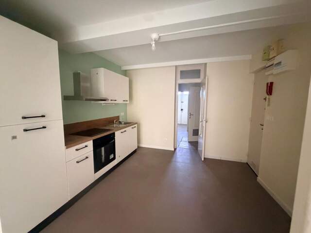 Appartement À Vendre — photo du bien
