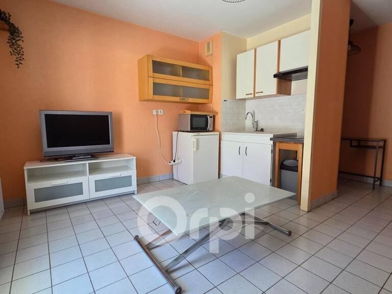 T2 meublé avec extérieur, garage et cave — photo 1