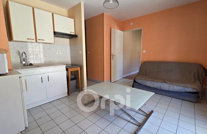 T2 meublé avec extérieur, garage et cave — photo 2