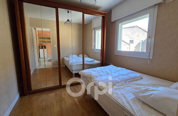 T2 meublé avec extérieur, garage et cave — photo 3