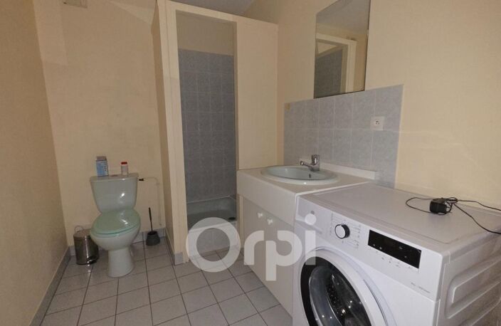 T2 meublé avec extérieur, garage et cave — photo 4