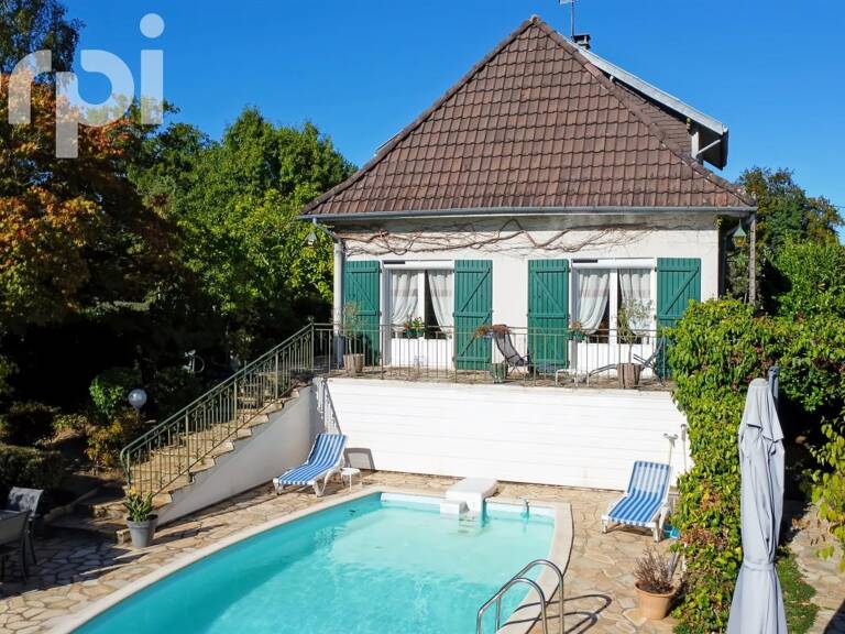 🏡 Maison de caractère avec piscine à Rilhac-Rancon — photo 1