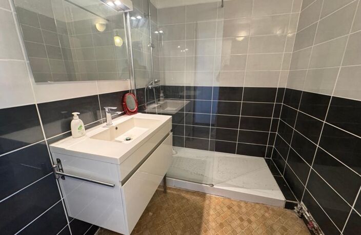 Mourillon vue mer pour ce T4 de 78m2 dans une copropriété de bon standing — photo 5