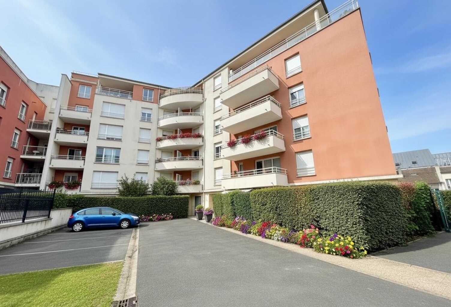 Corbeil-Essonnes Spacieux F4 lumineux au dernier étage — photo 1