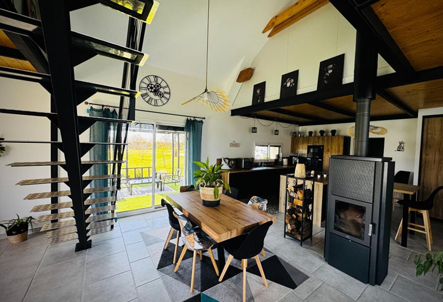 Maison + hébergements insolites sur 1 ha — photo 1
