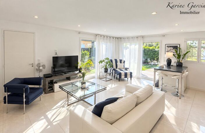 SANARY SUR MER - A 10 MINUTES A PIED DU PORT - MAISON INDIVIDUELLE 106 M² - TERRAIN 133 M² - GARAGE 27 M² — photo 4
