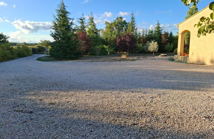 AUREL (84390)  COUP DE COEUR POUR CETTE VILLA DE 124 M² AVEC 4 CHAMBRES UN GARAGE ET 3 600 M² DE TERRAIN — photo 5