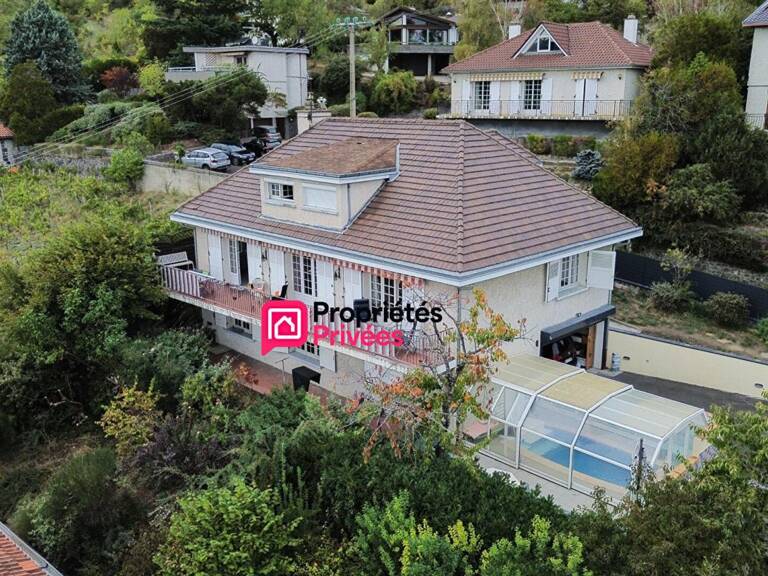 Clermont Ferrand  maison  T 7 de 214m² avec piscine et vue sur le Puy de Dôme et Clermont Ferrand — photo 1