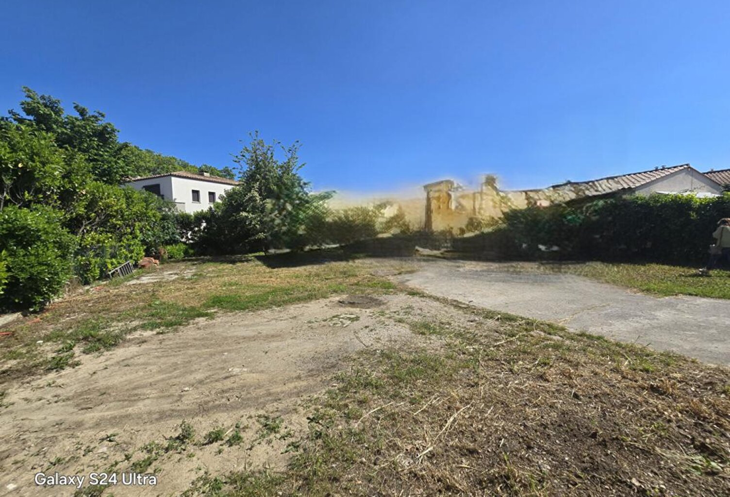 Terrain constructible  280 m² libre de construction et de constructeur avec emprise au sol de 40% — photo 1