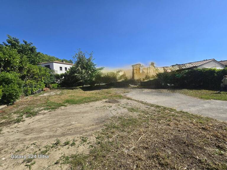 Terrain constructible  280 m² libre de construction et de constructeur avec emprise au sol de 40% — photo 1