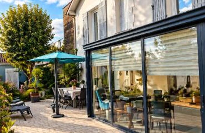 CHARME ET ORIGINALITÉ POUR CETTE MAISON EN PIERRE AVEC JARDIN ET STUDIO INDÉPENDANT — photo 3