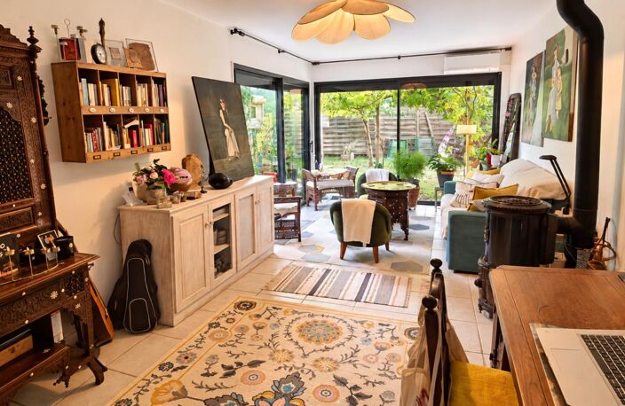 CHARME ET ORIGINALITÉ POUR CETTE MAISON EN PIERRE AVEC JARDIN ET STUDIO INDÉPENDANT — photo 5