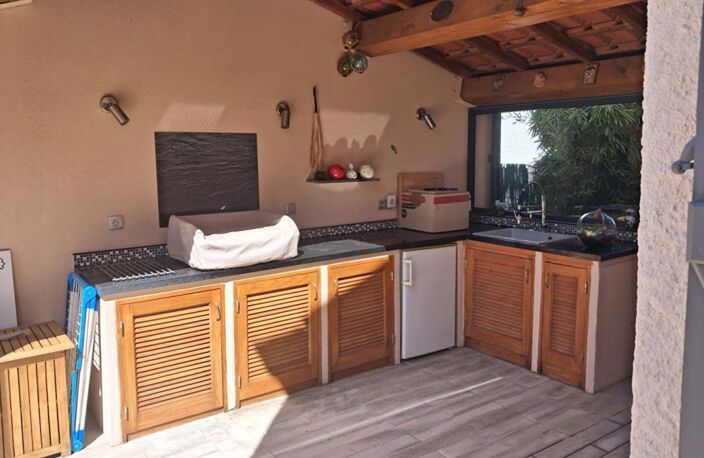 VILLA -LA SEYNE SUR MER - CHATEAUBANNE — photo 4