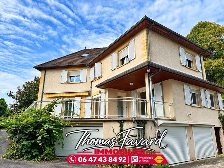 Grande maison familiale 238 m² - 7 chambres - jardin & garages — photo 1