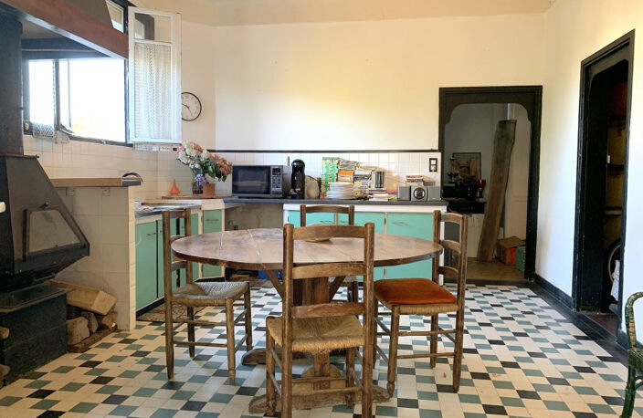 Maison de village 240 m², 6 chambres, avec jardin et local commercial — photo 5