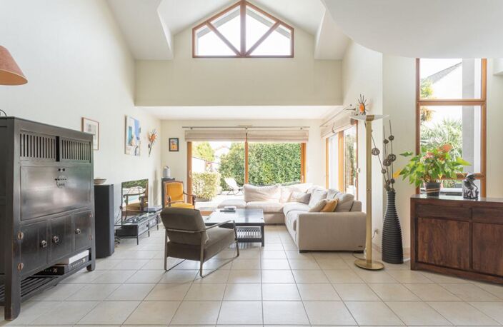 Maison - 7 pièces - 171 m2 - Longchamp/Gaudinière — photo 3