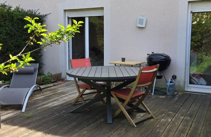VIEUX DOULON : maison familiale avec jardin, garage et 3 chambres — photo 3