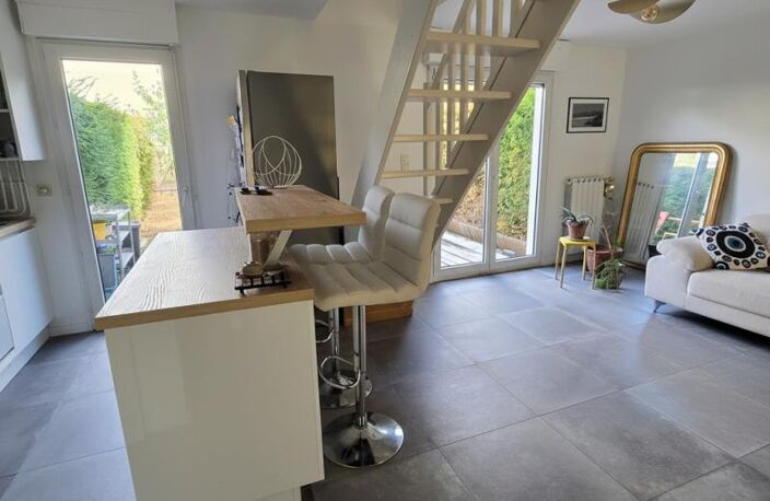 VIEUX DOULON : maison familiale avec jardin, garage et 3 chambres — photo 4