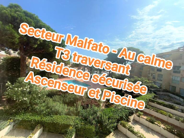 T3 traversant avec vue port et piscine — photo 1