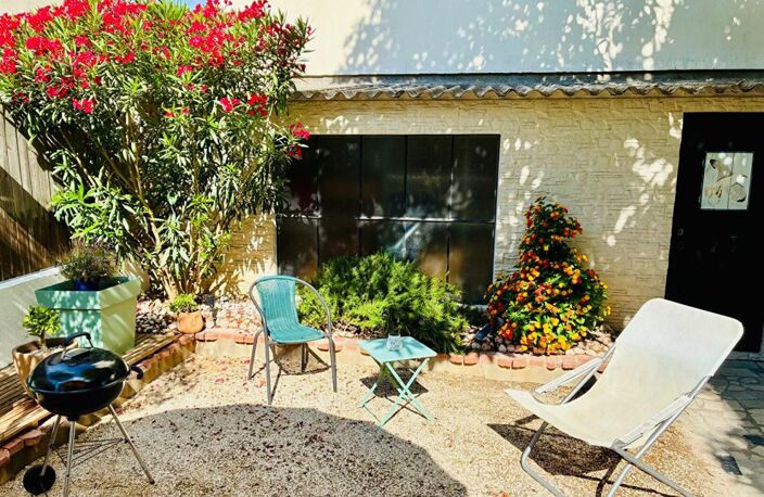Maison rénovée 100 m²  Terrasse + jardin  398 000 — photo 2