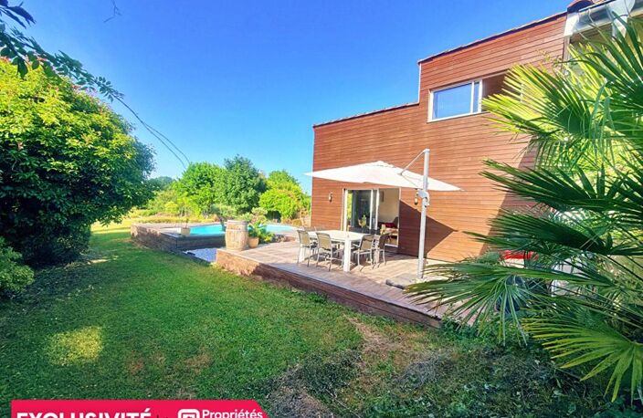 Maison de caractère au style unique 125 m² 6 pièces avec piscine garage et vue nature à Quinsac — photo 5