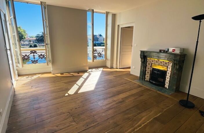 A VENDRE BEL APPARTEMENT ANNEES 1900 BORD DE LOIRE ROANNE 42300 — photo 4