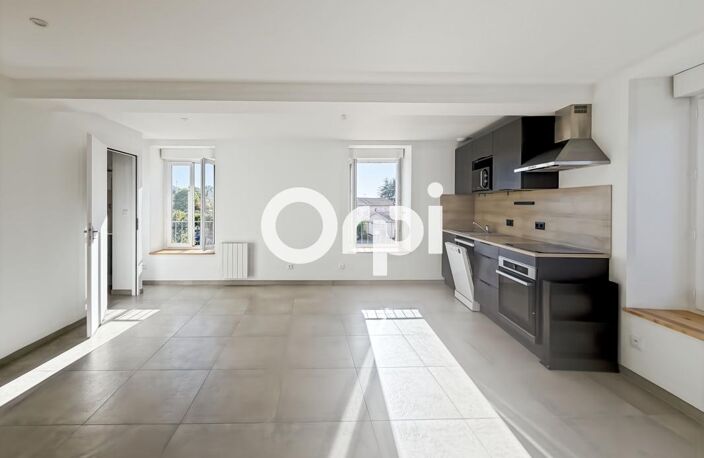 À LOUER – Appartement T2 entièrement rénové à Saint-Martin-en-Haut — photo 4