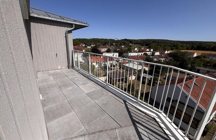 Location appartement 3 pièces 65 m² à Beaumont-sur-Oise (95260) — photo 2