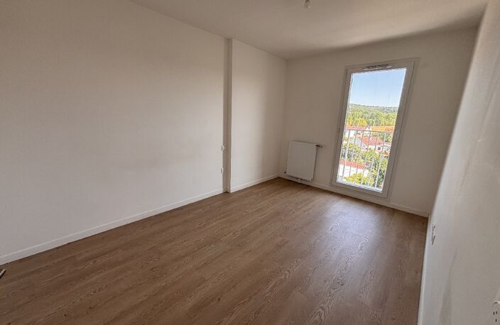 Location appartement 3 pièces 65 m² à Beaumont-sur-Oise (95260) — photo 4