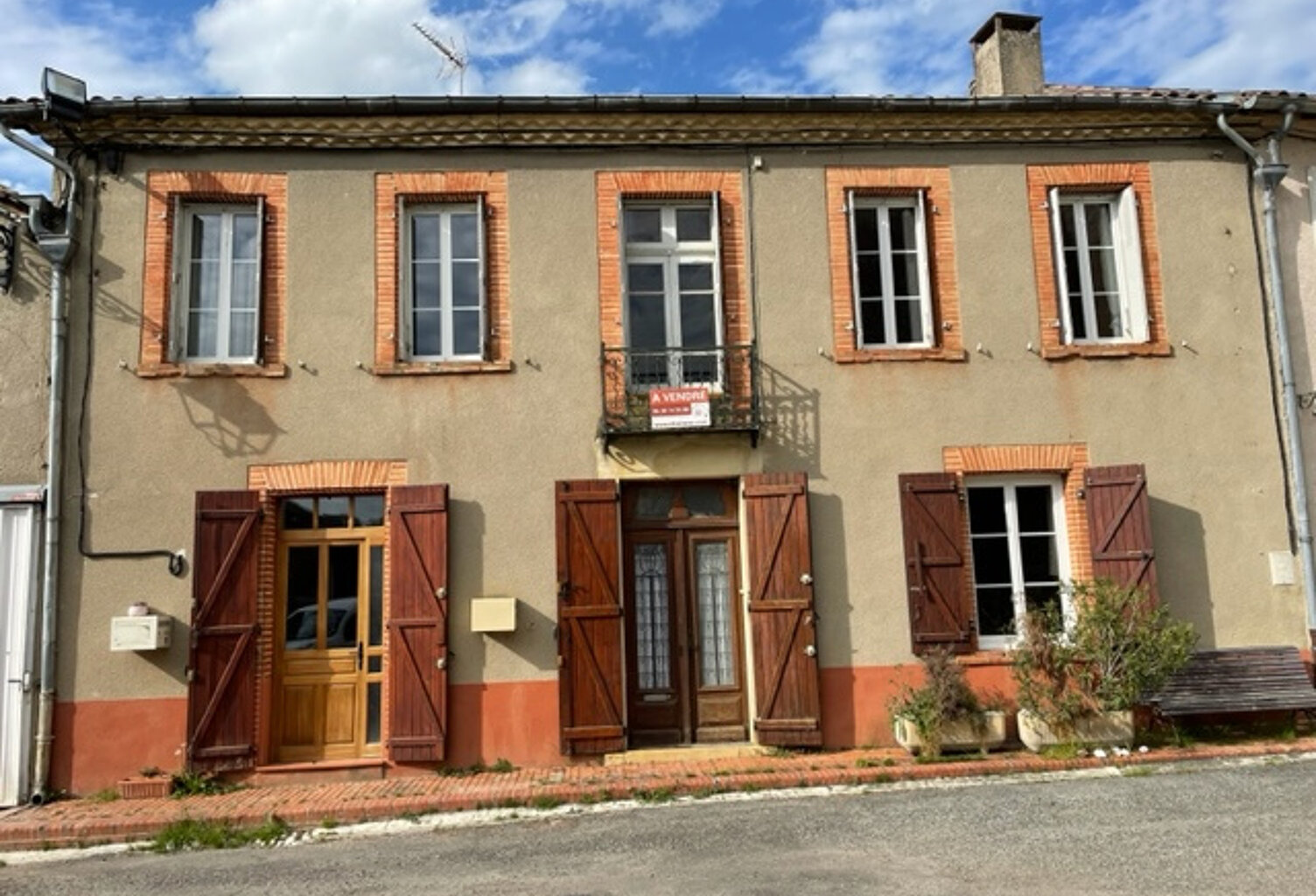 Simorre, maison de village de 220m2 avec jardinet/cour de 90 — photo 1