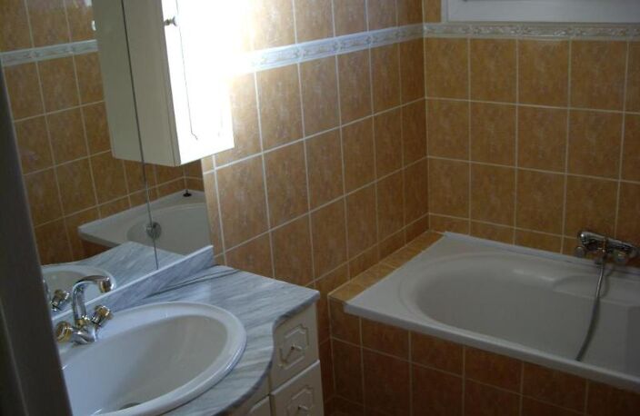 Location appartement 2 pièces 46 m² à Draguignan (83300) — photo 5
