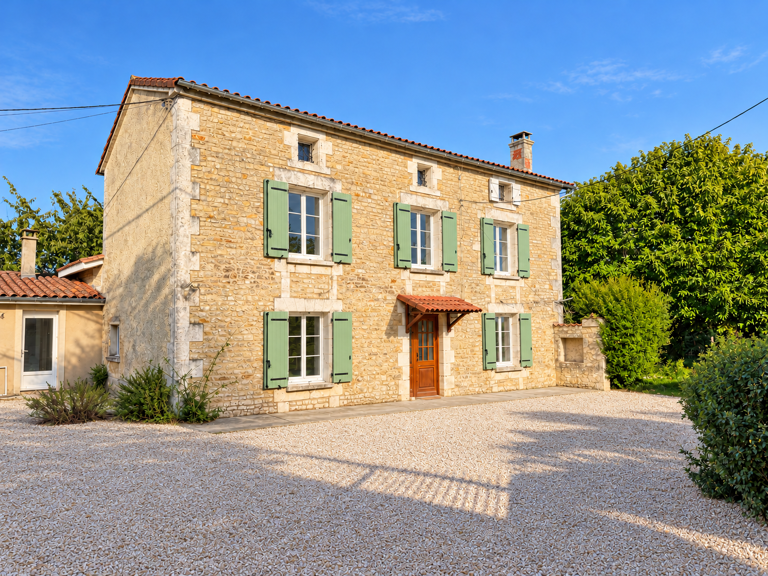 FOUQUEURE   MAISON DE 154 M2 AVEC GRANGE ET TERRAIN DE 6 900 — photo 1