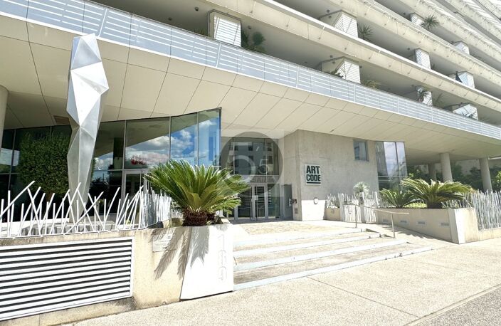 GRAND 2 PIECES / FACE PARC HOTEL DE VILLE — photo 3