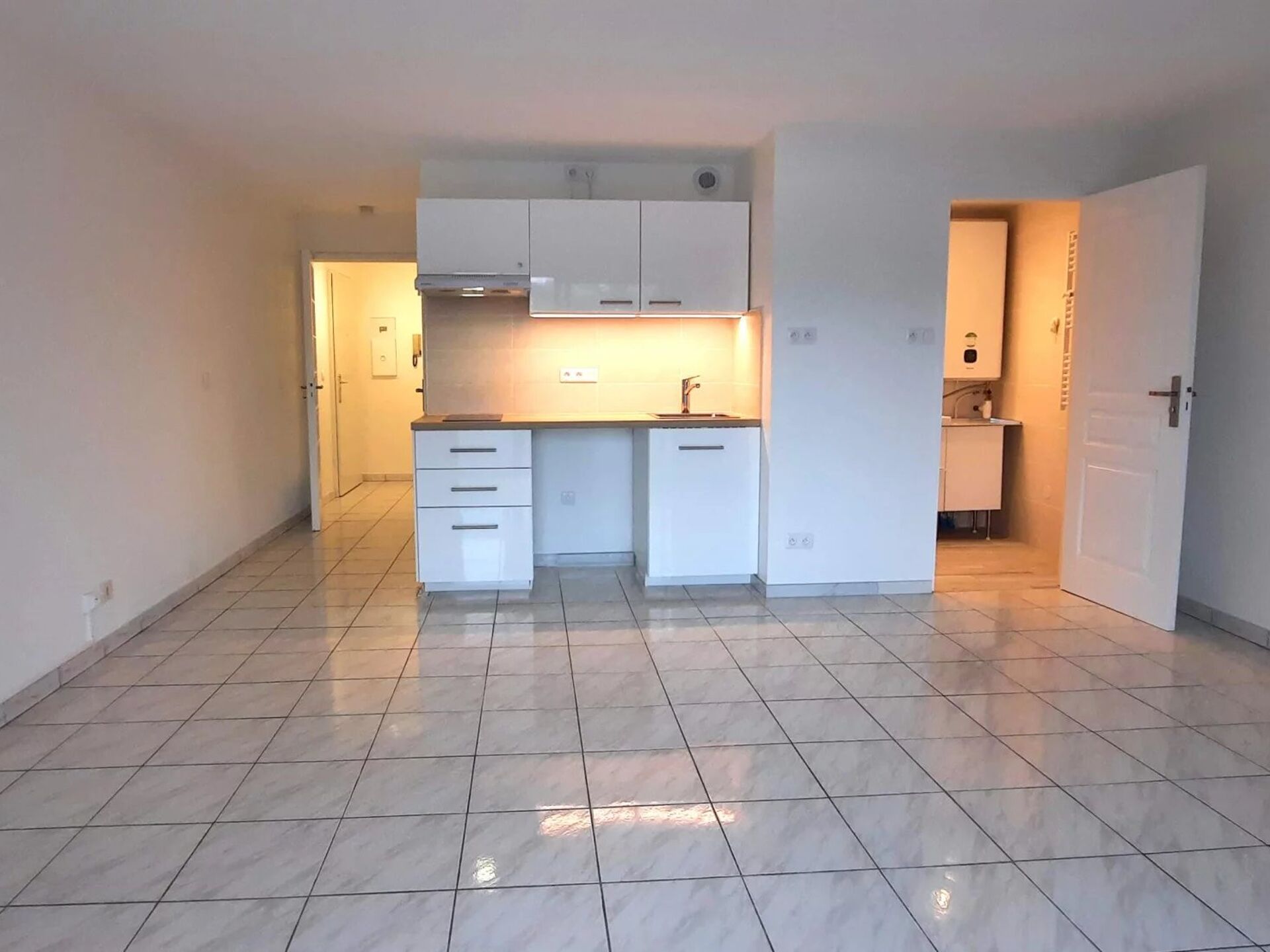 Appartement 1 pièce 30 m² · à Fréjus · 30 m² · 655 €/mois