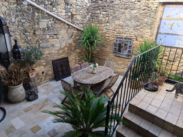 Maison de village de 80 m2 avec cour intérieure — photo du bien