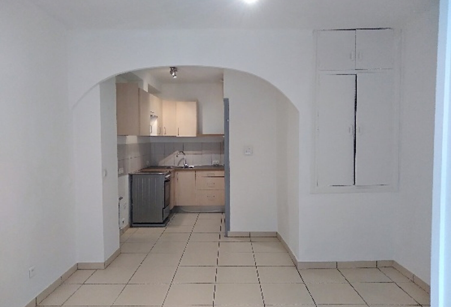 Maison de ville 3 pièces avec mezzanine et cave au centre vi — photo 1