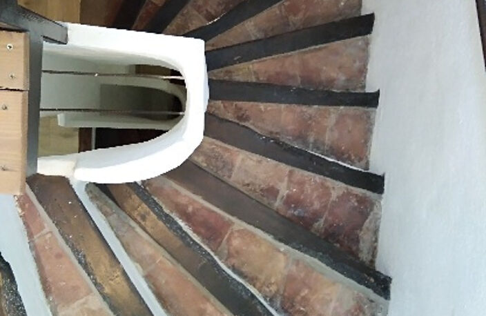 Maison de ville 3 pièces avec mezzanine et cave au centre vi — photo 4