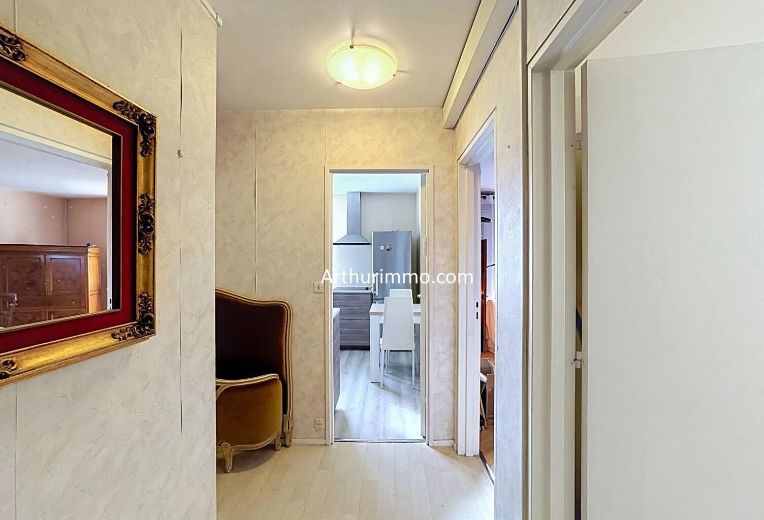Superbe deux pièces lumineux à fort potentiel au cœur d’un secteur recherché — photo 1