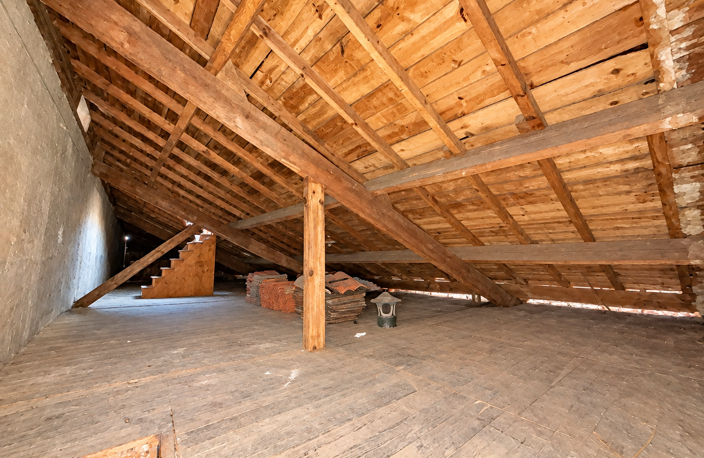 GARAGE - 111 m2 - HYPERCENTRE DE CARMAUX — photo 4