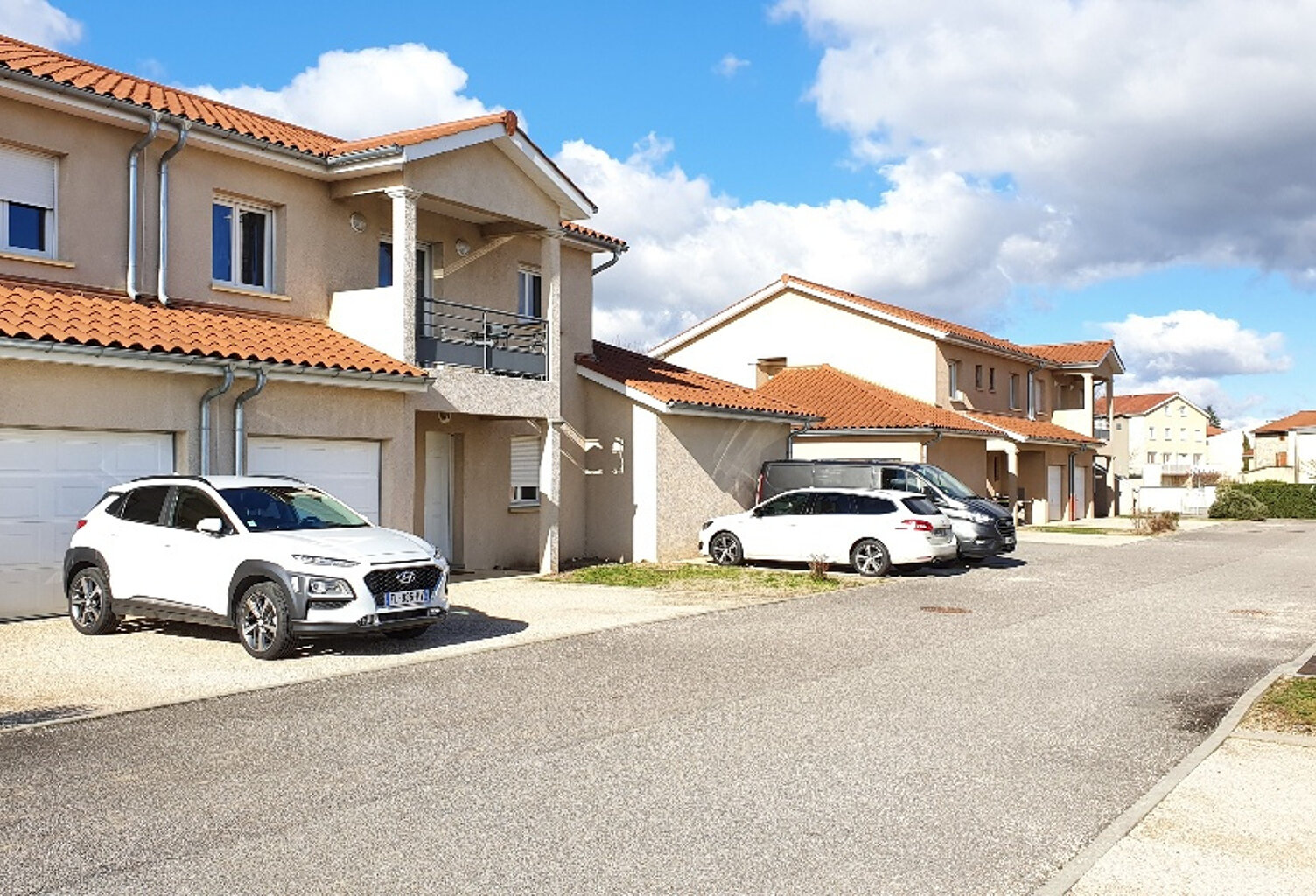 T2 avec balcon et garage 69510 SOUCIEU EN JARREST — photo 1