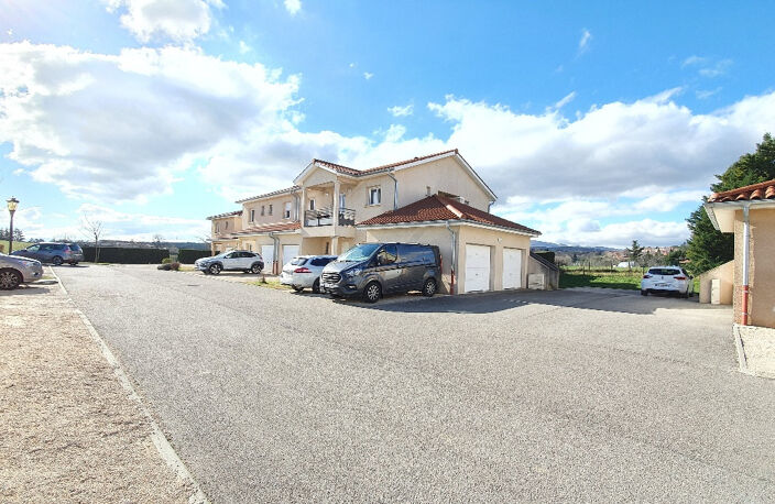 T2 avec balcon et garage 69510 SOUCIEU EN JARREST — photo 2