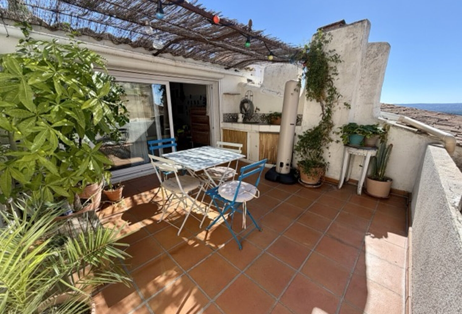 MAISON T3 AVEC TERRASSE ET BELLE VUE A VENDRE SUR EGUILLES — photo 1
