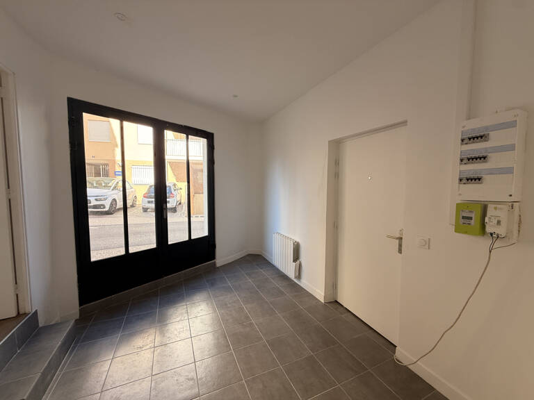 07 - VALS LES BAINS - APPARTEMENT T2 DANS IMMEUBLE RENOVE — photo 1