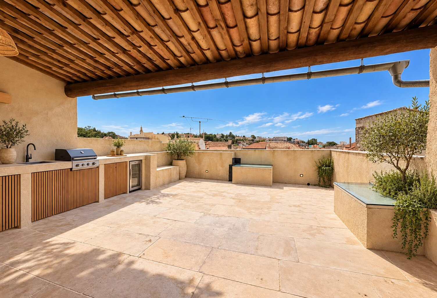 NIMES VAUBAN/CROIX DE FER Magnifique maison rénovée de 165m2 — photo 1